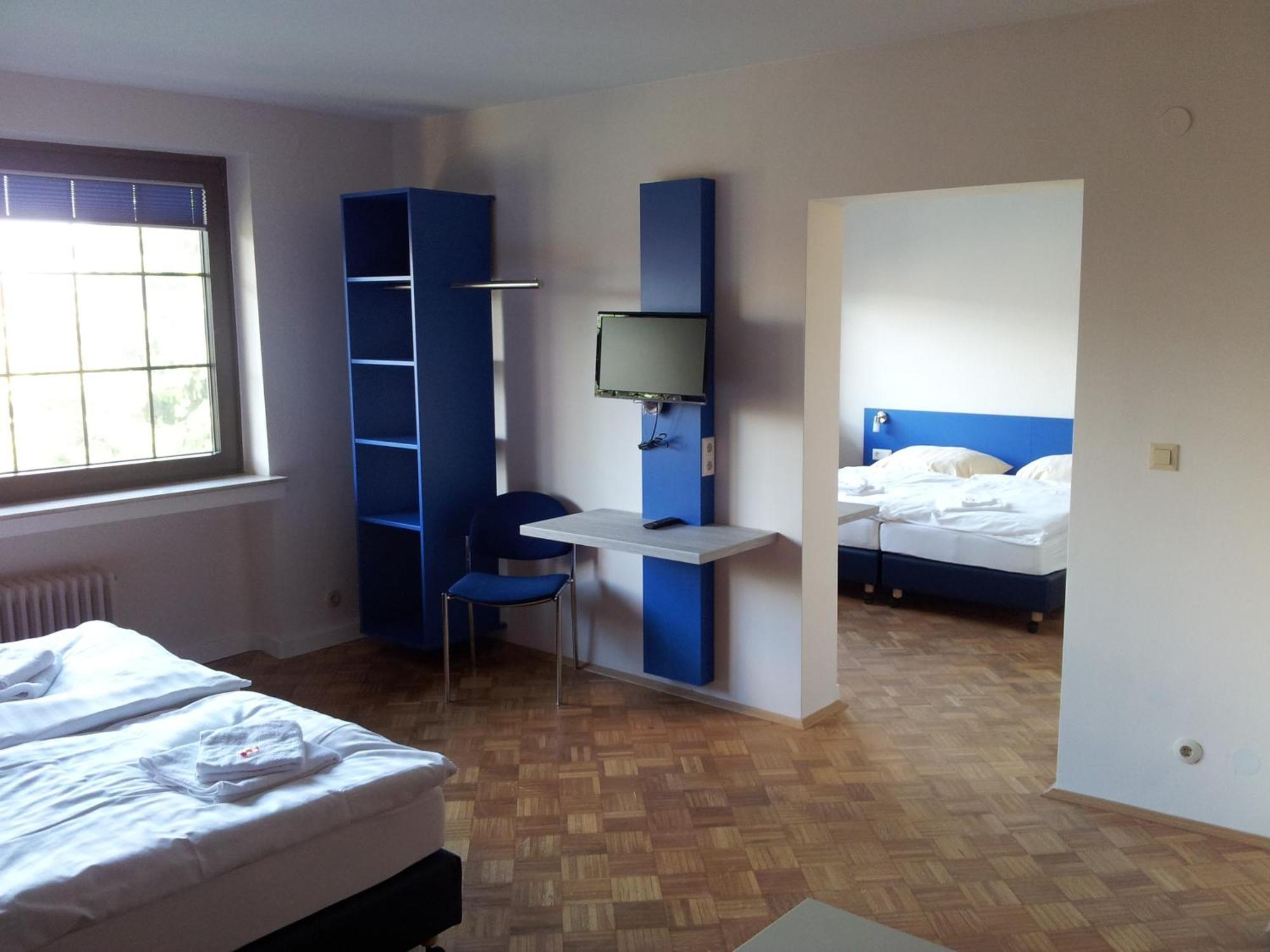 Smart Hostel By Landgasthof Velber 24H7D Seelze ภายนอก รูปภาพ