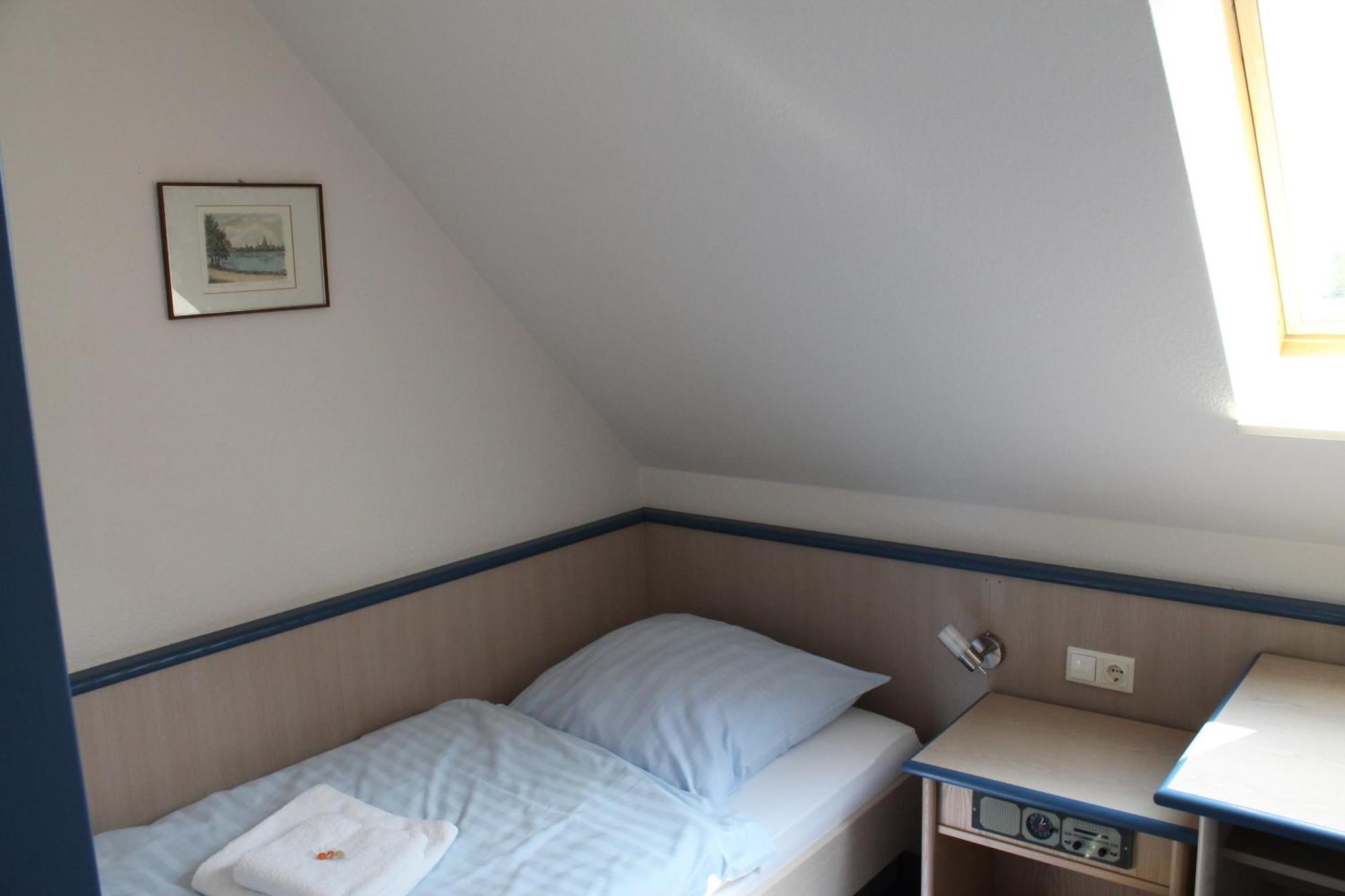 Smart Hostel By Landgasthof Velber 24H7D Seelze ภายนอก รูปภาพ