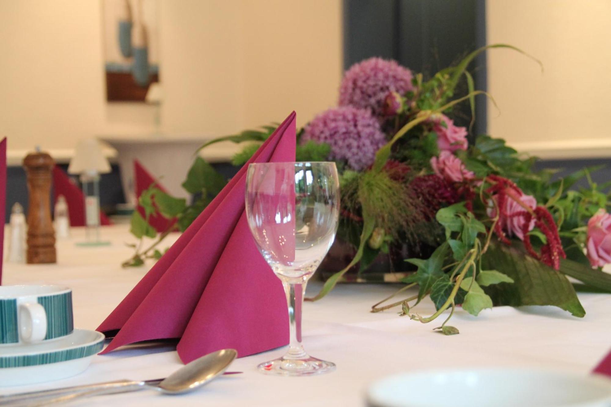 Smart Hostel By Landgasthof Velber 24H7D Seelze ภายนอก รูปภาพ