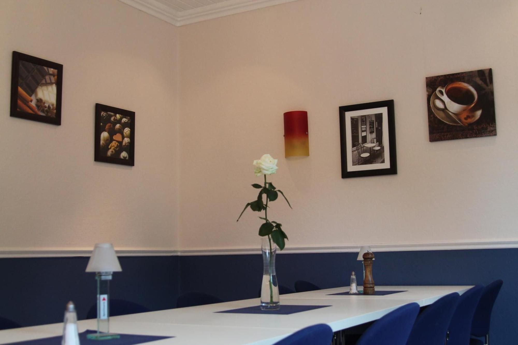 Smart Hostel By Landgasthof Velber 24H7D Seelze ภายนอก รูปภาพ