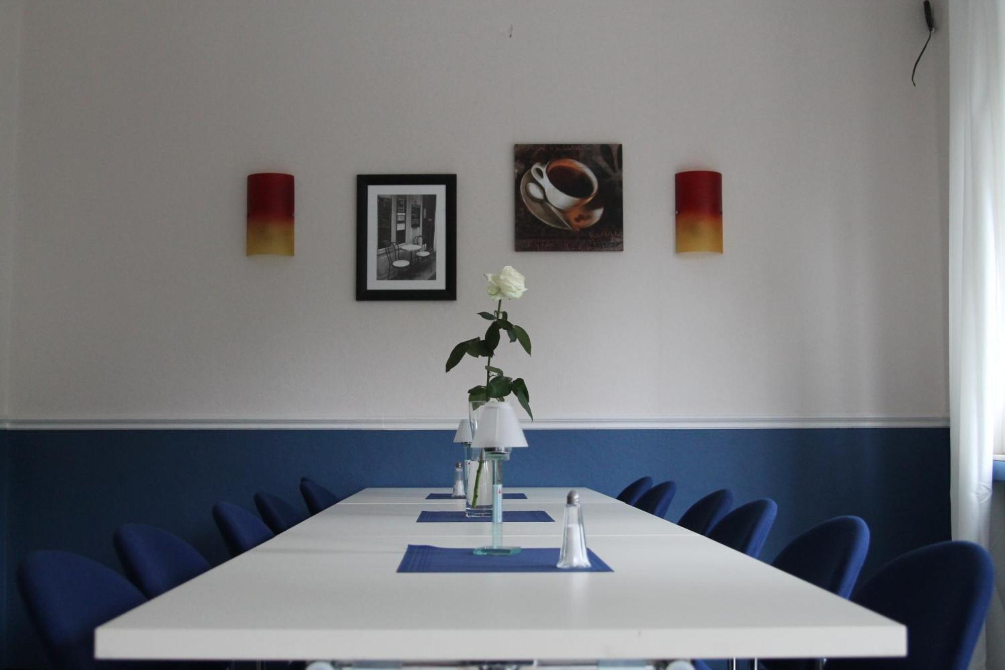 Smart Hostel By Landgasthof Velber 24H7D Seelze ภายนอก รูปภาพ
