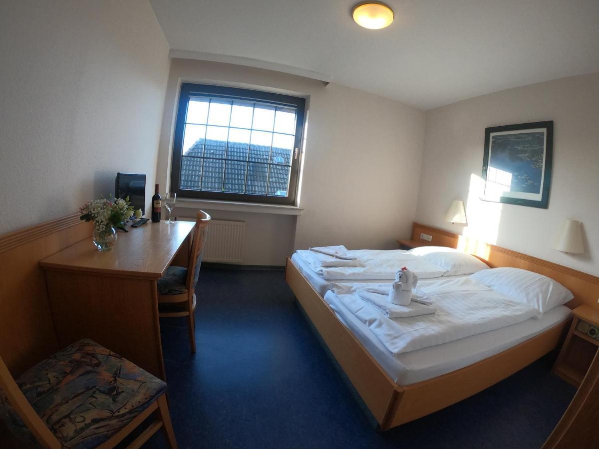 Smart Hostel By Landgasthof Velber 24H7D Seelze ภายนอก รูปภาพ