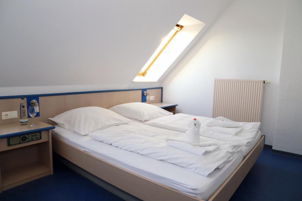 Smart Hostel By Landgasthof Velber 24H7D Seelze ภายนอก รูปภาพ